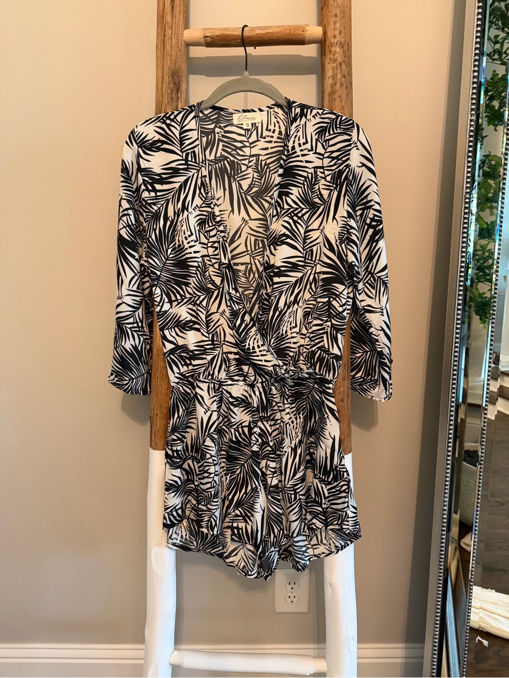 Elan Black & White Palm-Print Wrap Tunic